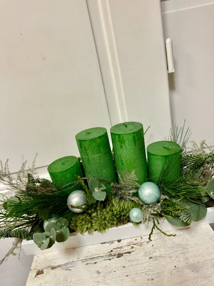 Svícen adventní mechový  zelené svíčky