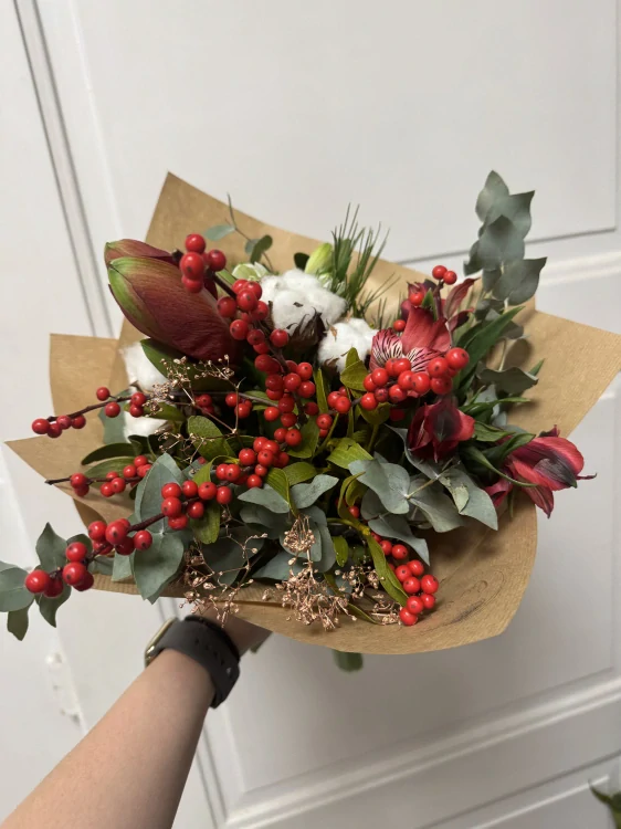 Zimní kytice červený amarylis  