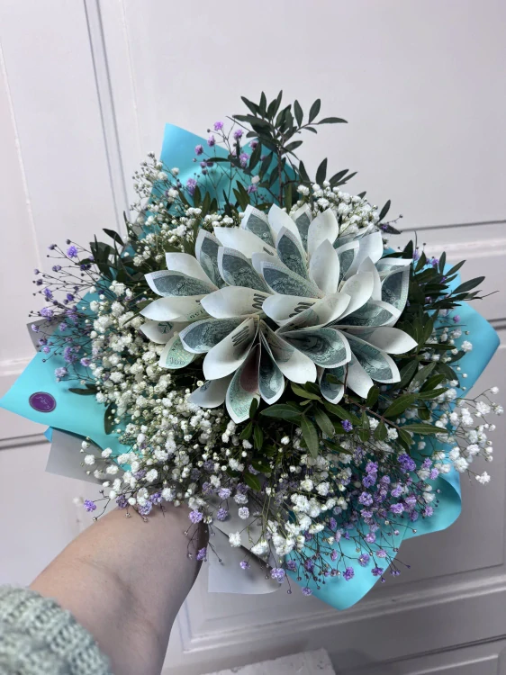 Netradiční kytice - kytice z bankovek 3