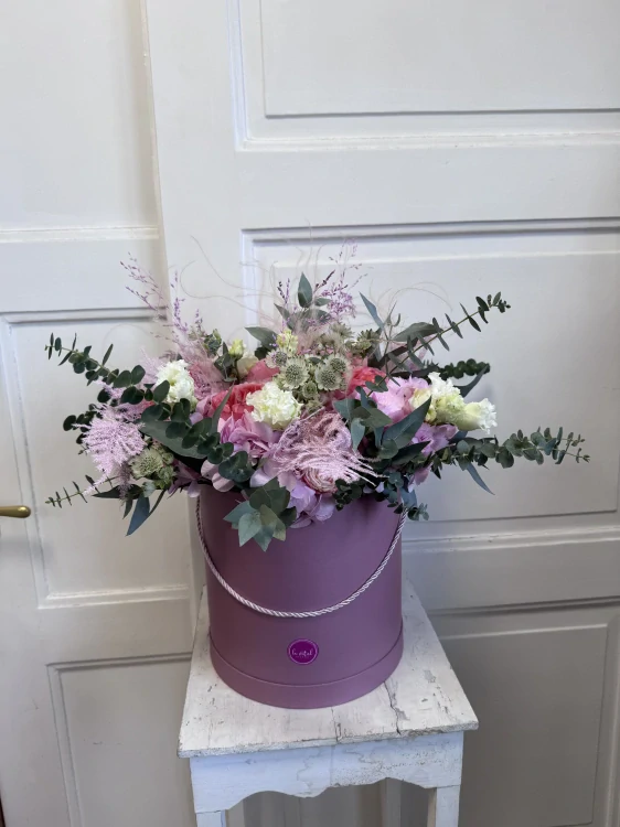 Maxi flowerbox – romantická elegance v růžových tónech