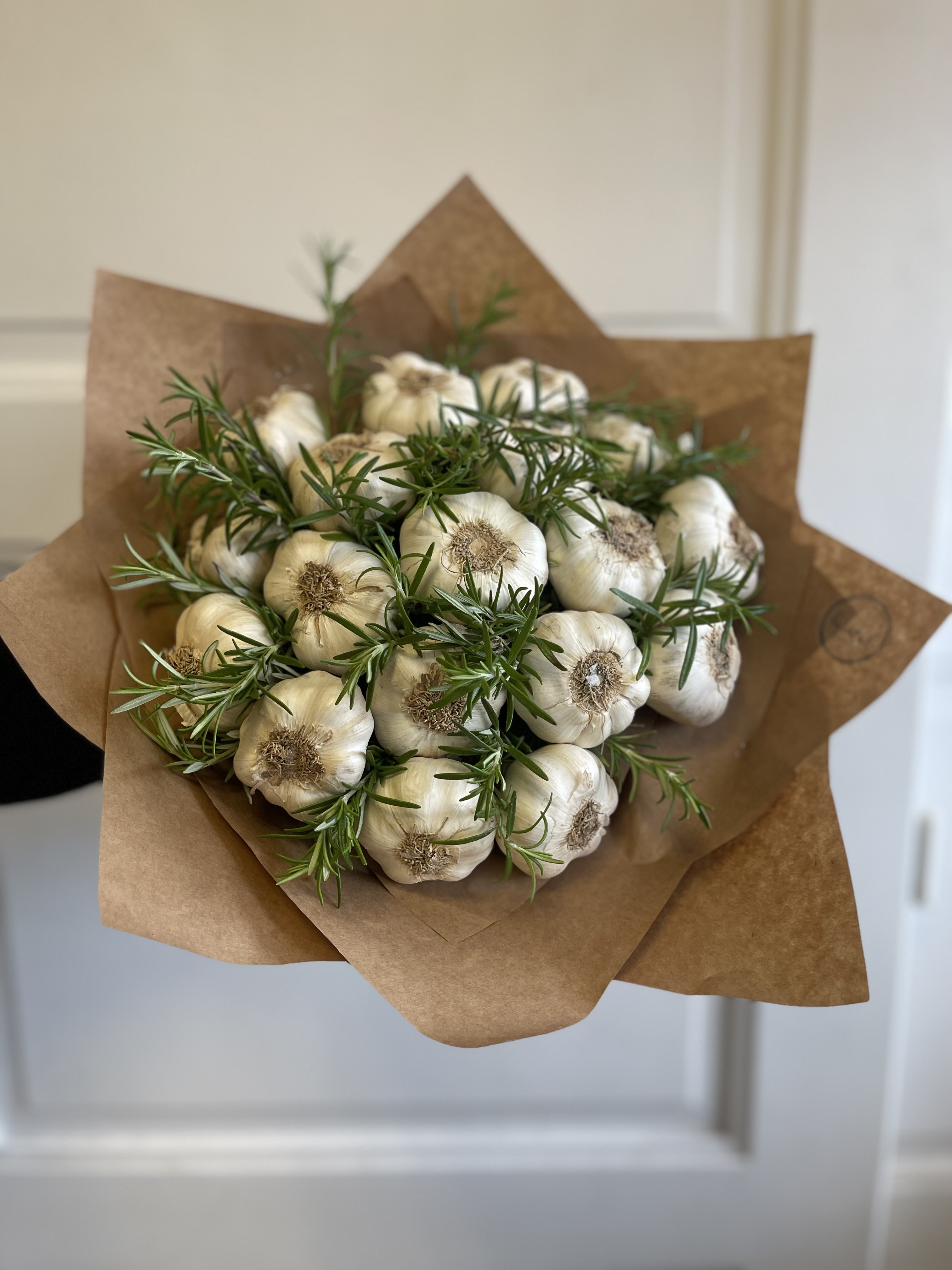 Netradiční kytice - kytice z česneku 