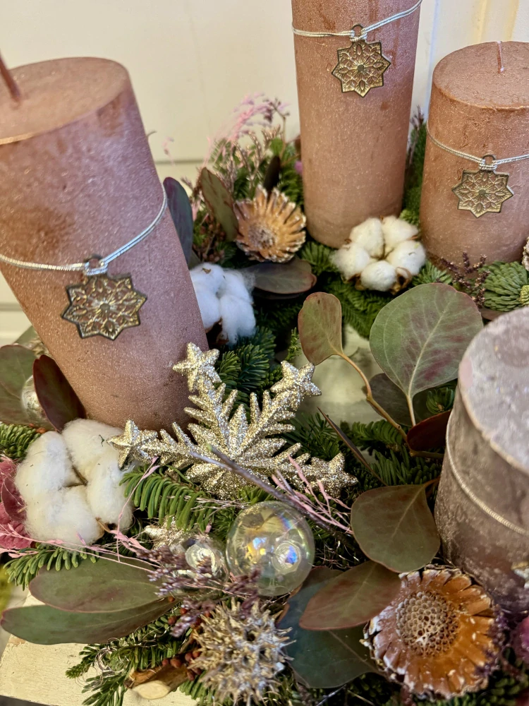 Adventní věnec přírodní rosegold