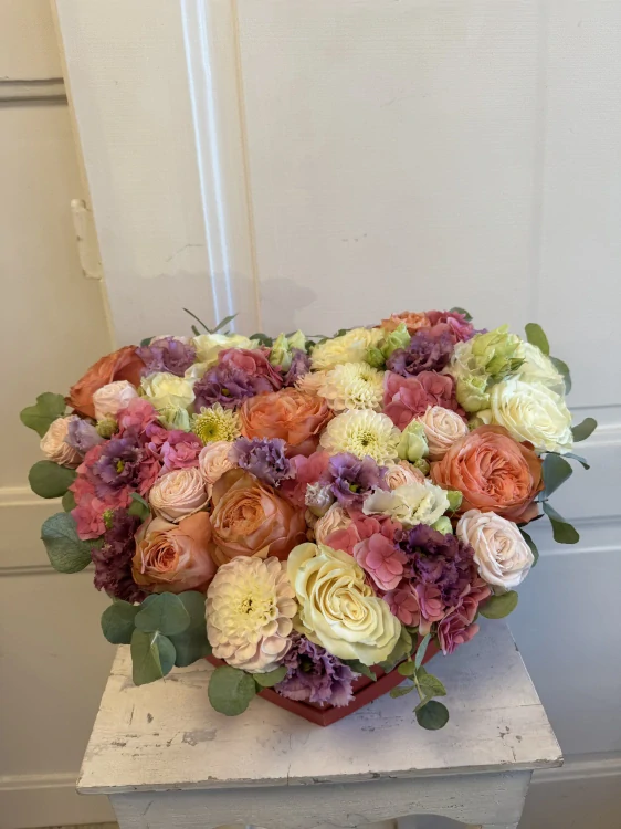 Flower box - srdce mix květin 