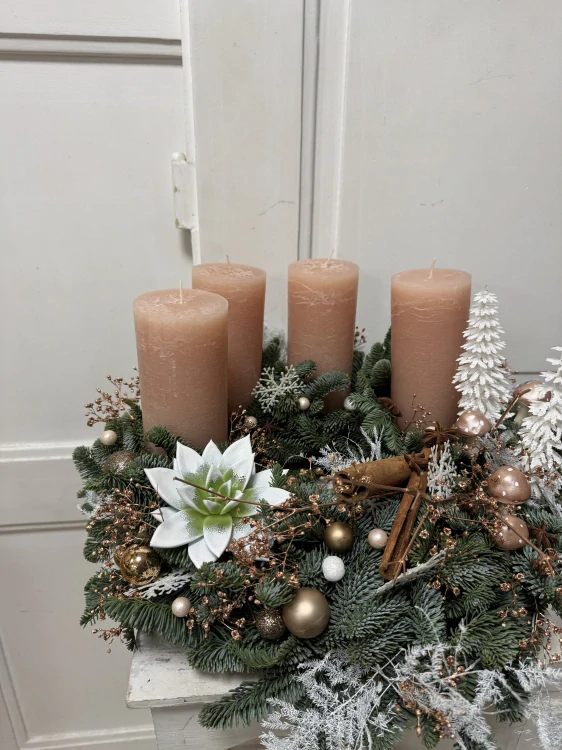 Svícen adventní a věnec na pověšení  